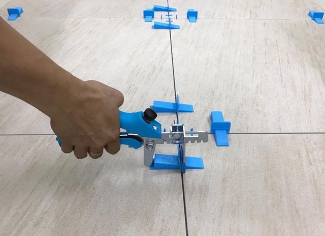 giá ke cân bằng gạch